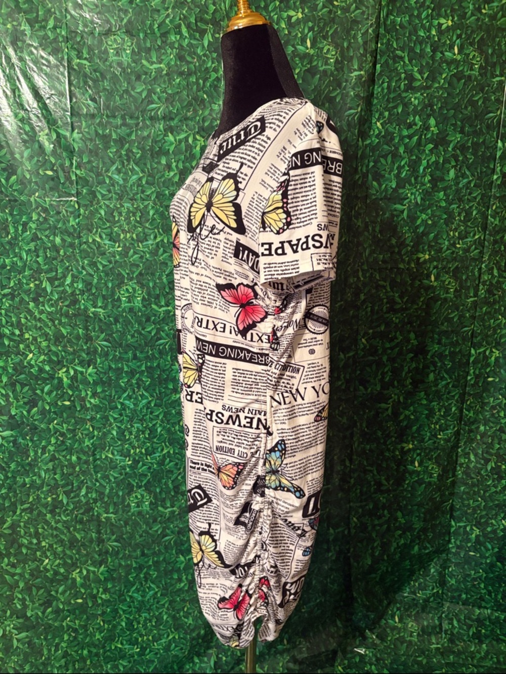 Newspaper Print Butterfly Short Sleeve Dress in White and Black - Picture 2 of 3